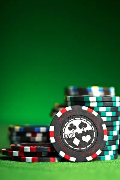 Lightning Dice live dealer table with three dice and betting interface